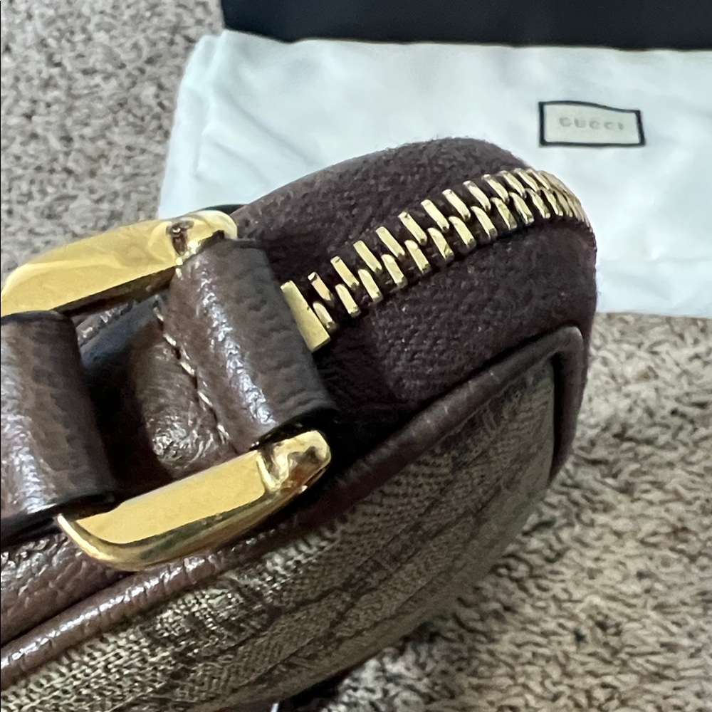 3304 Gucci Beige and Brown Logo Crossbody Bag - Picture 3 of 8